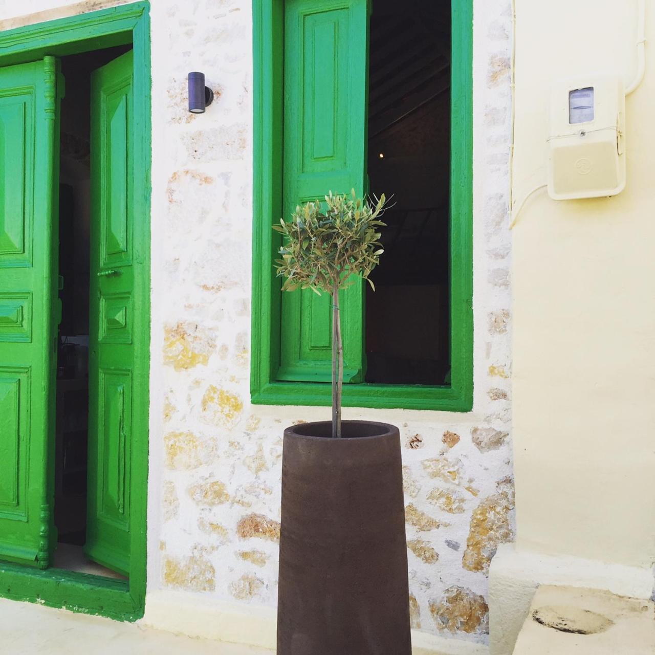 Hypate Traditional Island Cottage — 4-Star Luxury Hotel in Chalki, Greece