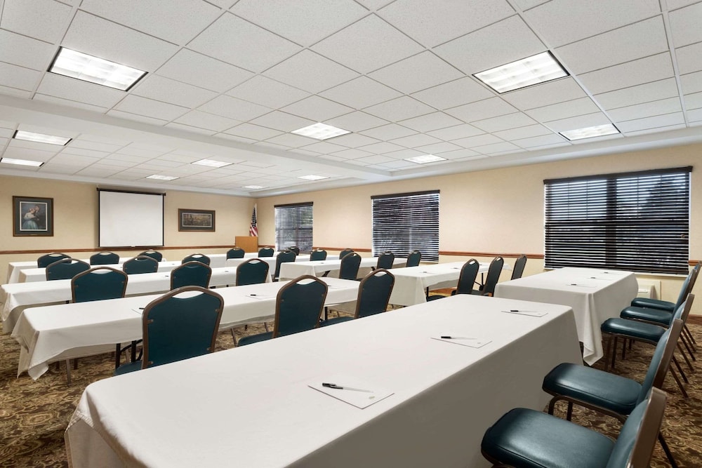 Country Inn & Suites by Radisson Gettysburg PA - photo 38
