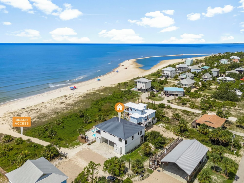 The Great White Florida Beach House — 4-Star Luxury Hotel in Port Saint Joe, United States