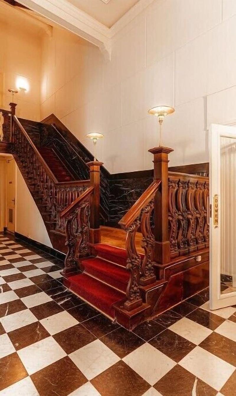 The Velvet Lodge — 4-Star Luxury Hotel in The Hague, Netherlands