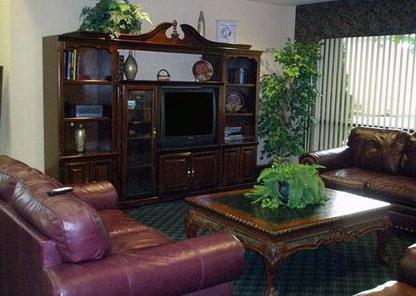 Econo Lodge Statesville - photo 8