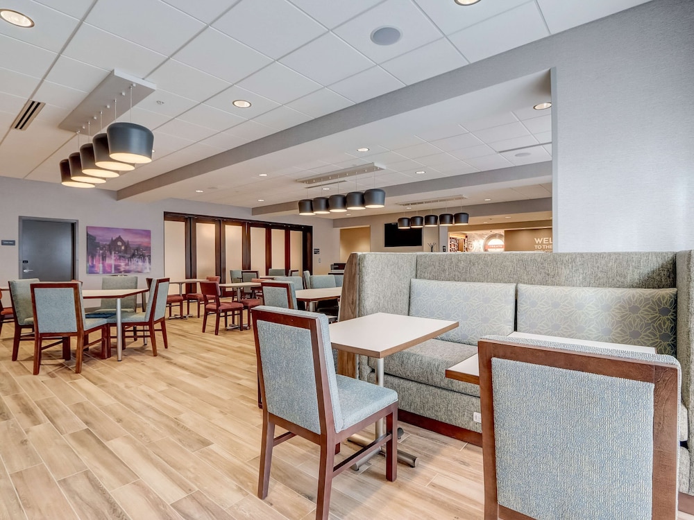 Hampton Inn and Suites by Hilton Cincinnati Midtown Rookwood - photo 71