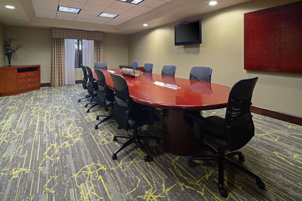 Hampton Inn Visalia - photo 29