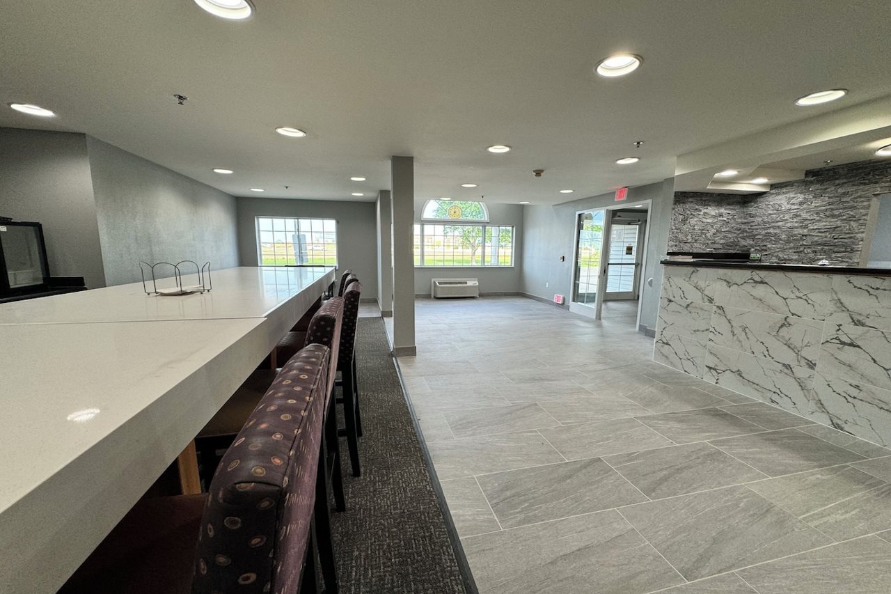 Fargo Airport Inn - photo 12