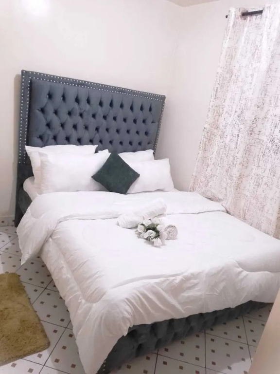 Lux suites Meridian Court Apartments