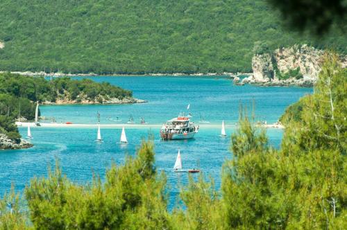 Hotel Agia Paraskevi — hotel in Perdika