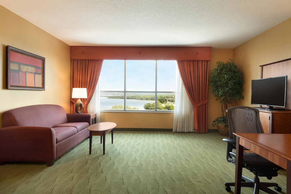Embassy Suites by Hilton E Peoria Riverfront Conf Center - photo 23
