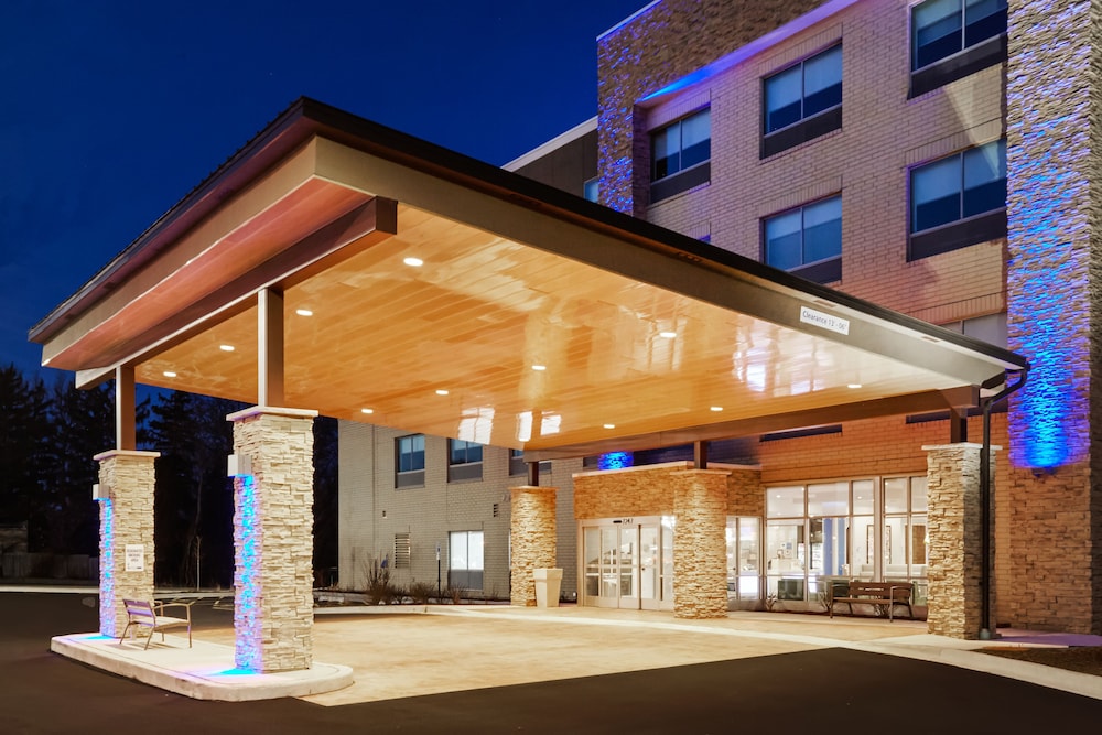 Holiday Inn Express & Suites Chicago North Shore Niles by IHG - featured photo