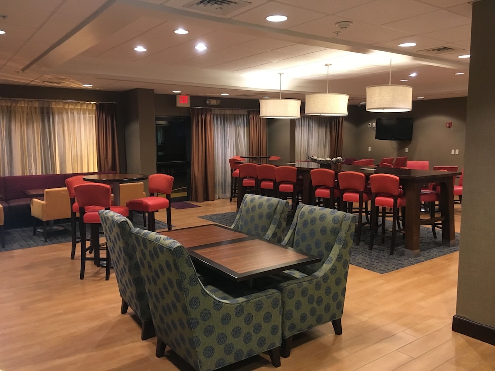 Hampton Inn Bedford - photo 36