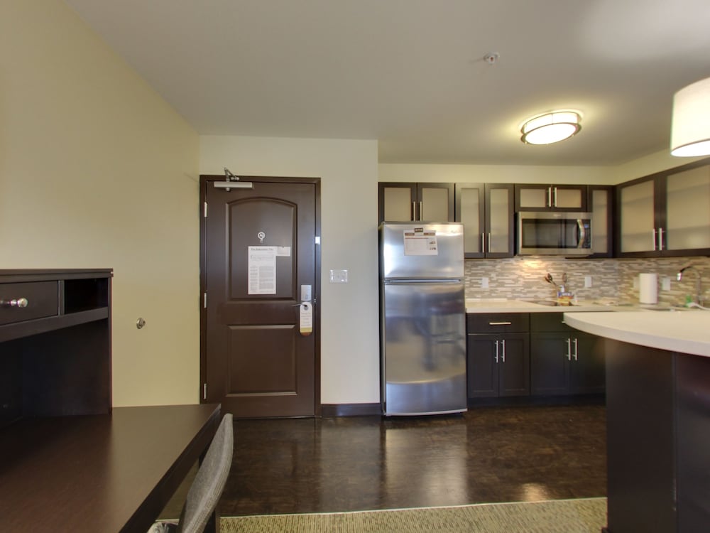 Staybridge Suites Madison Fitchburg - photo 40