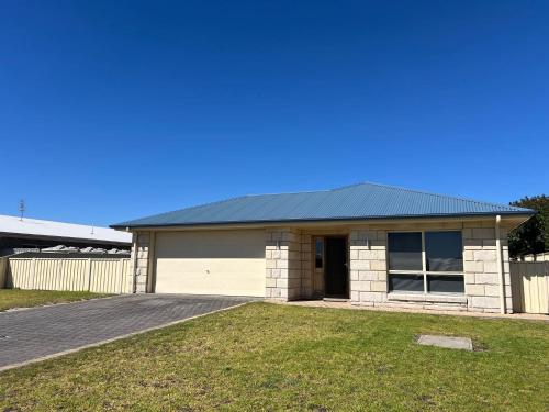 Dean’s on McQueen Pet Friendly Outside in Robe, Australia