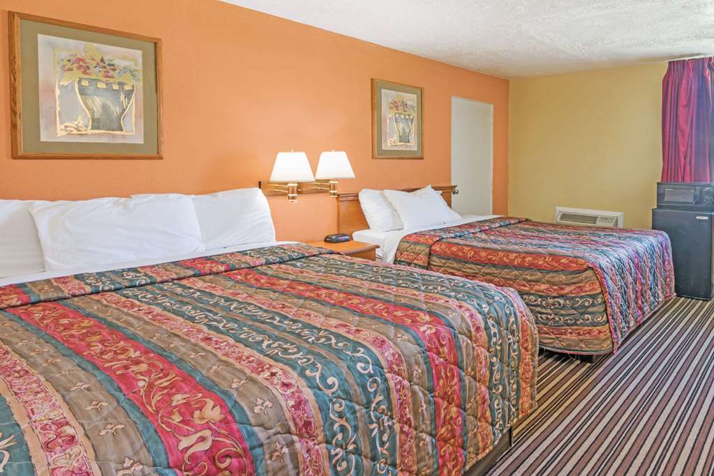 Days Inn by Wyndham Henrietta Rochester Area - photo 15