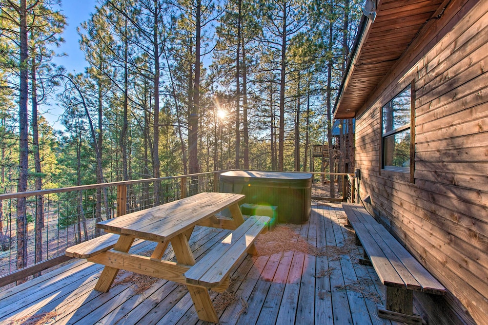 Family Cabin with Hot Tub 1 Mi to Angel Fire Resort - photo 2