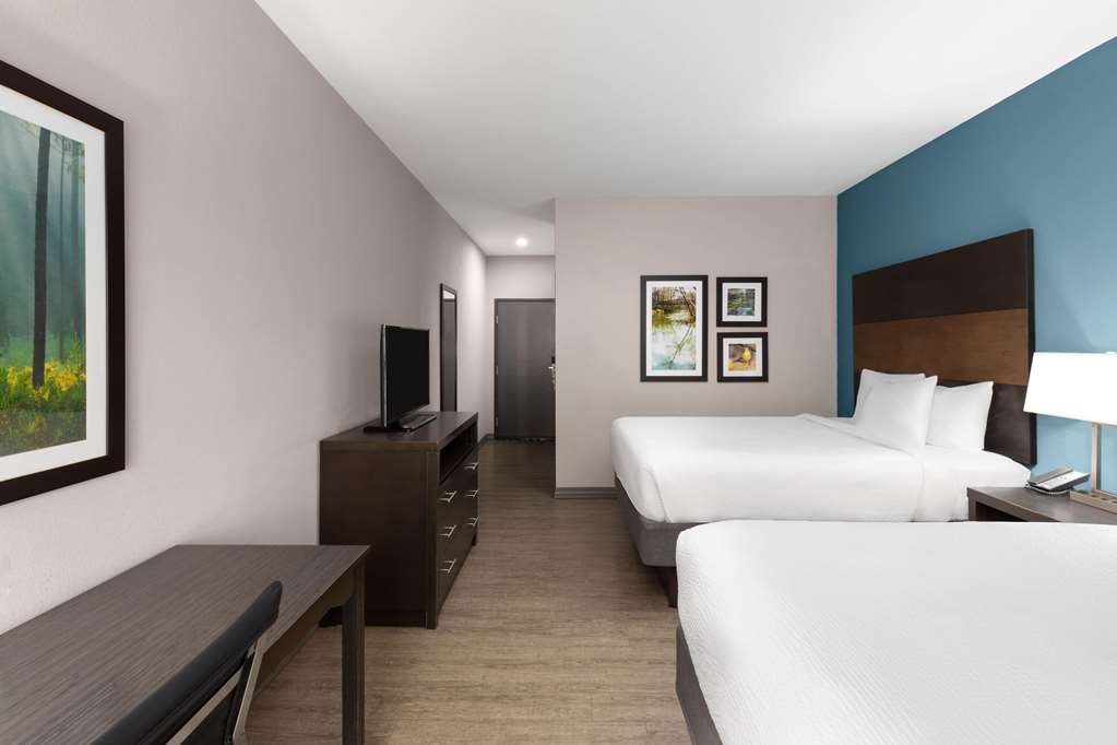 La Quinta Inn & Suites by Wyndham Cullman - photo 29