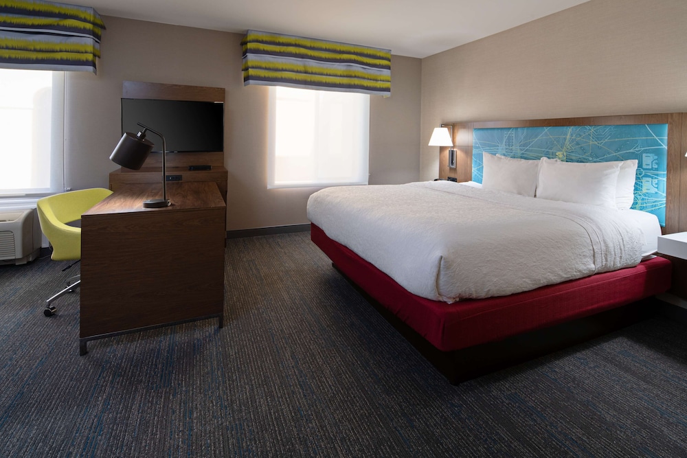 Hampton Inn Visalia - photo 7