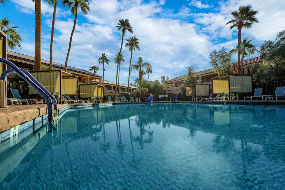 La Fuente Inn & Suites - photo 29