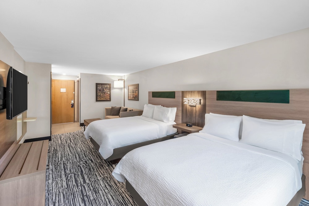 Holiday Inn Express & Suites Hayward by IHG - photo 6