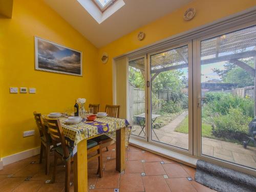 Charming Home Near Thames Dlr Pass the Keys — 4-Star Luxury Hotel in London, United Kingdom