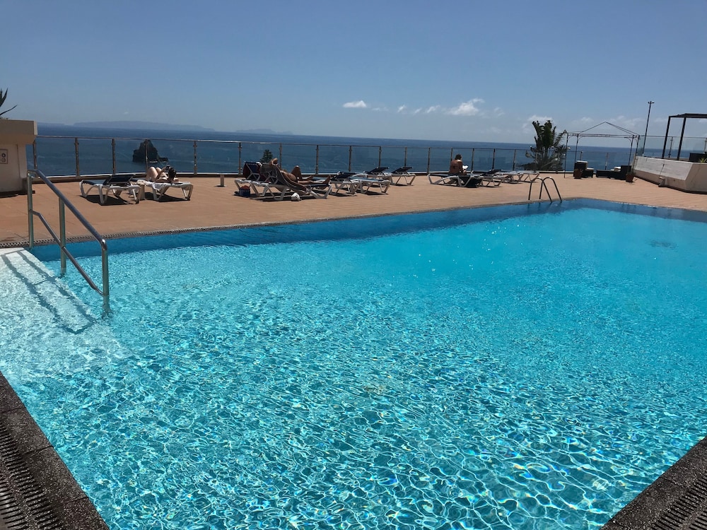 Apartamento do Mar — 4-Star Luxury Hotel in Funchal, Portugal