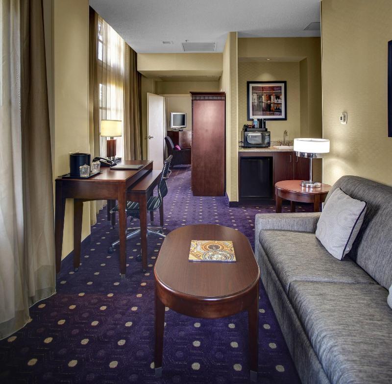 Courtyard by Marriott Kansas City Country Club Plaza - photo 43