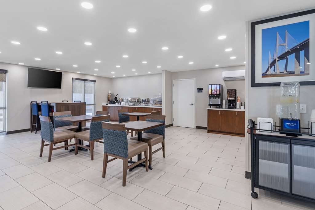 Comfort Inn & Suites Brunswick I 95 - photo 32