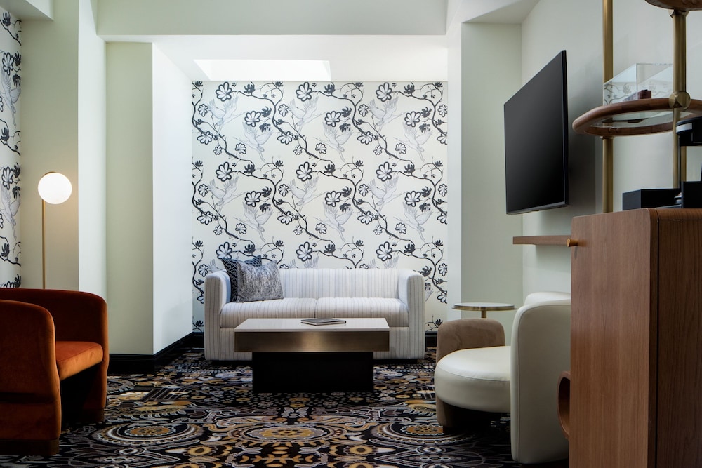 LaSalle Boutique Hotel - photo 19