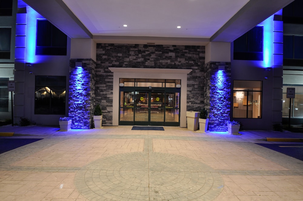 Holiday Inn Express Quantico Stafford by IHG - photo 44