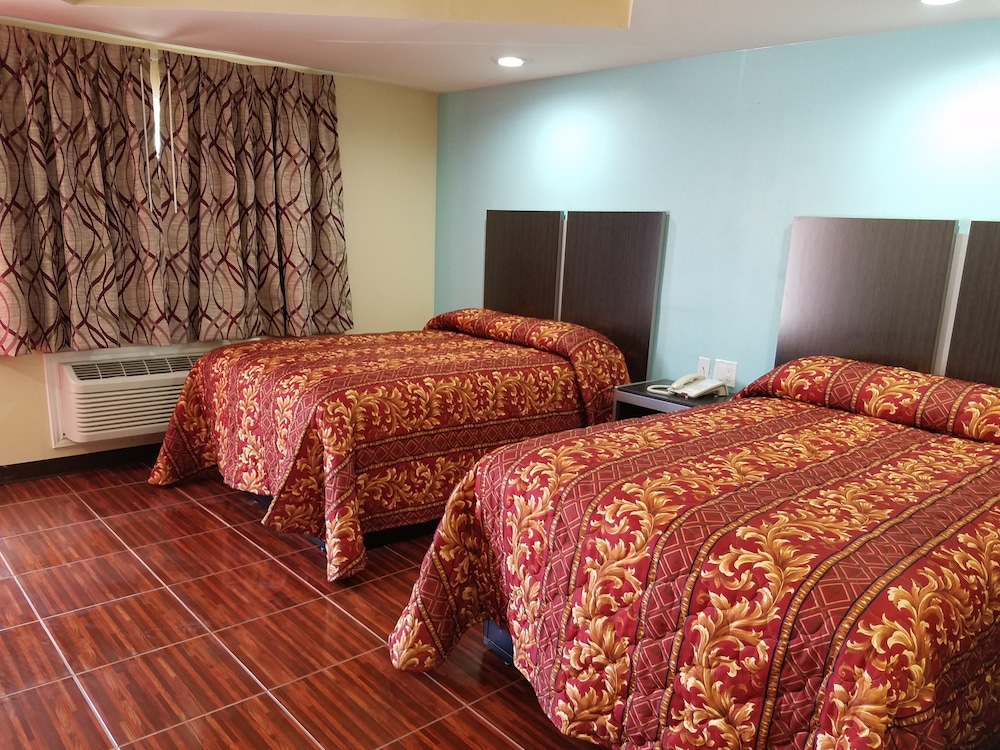 Luxury Inn & RV Park - photo 6