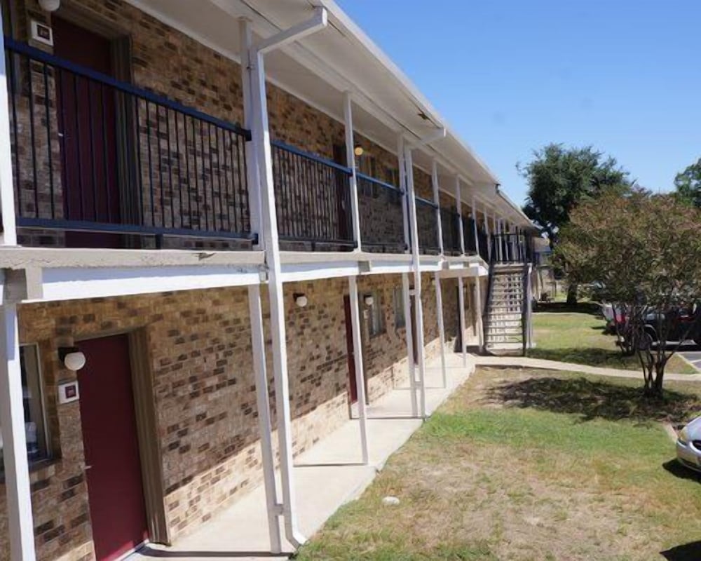 Ranch House Inn and Suites - photo 40