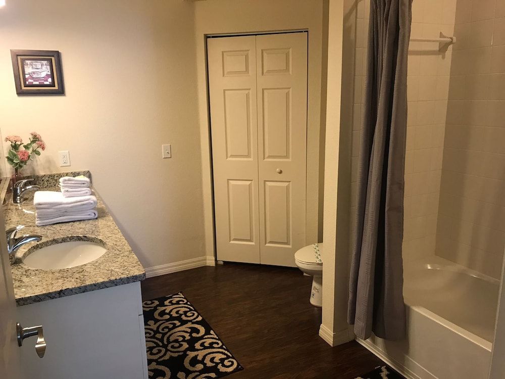 3 Bedrooms 2 Bathrooms Lucaya Village 22 103 - photo 10