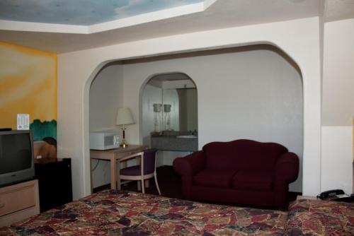 Luxury Inn and Suites Copperas Cove - photo 4