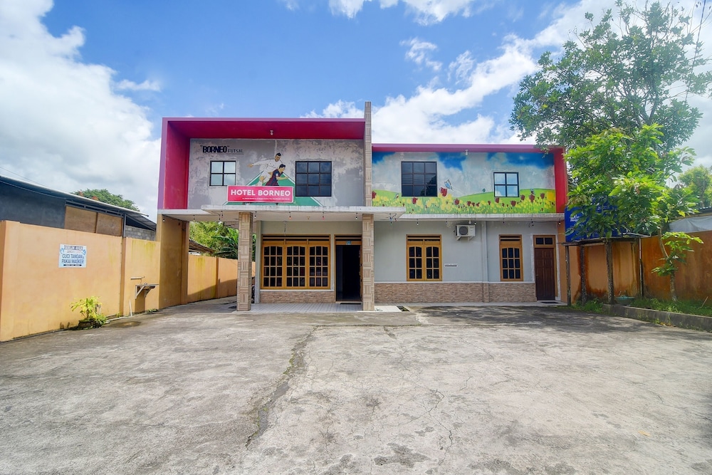 Hotel O Borneo — hotel in Tondano