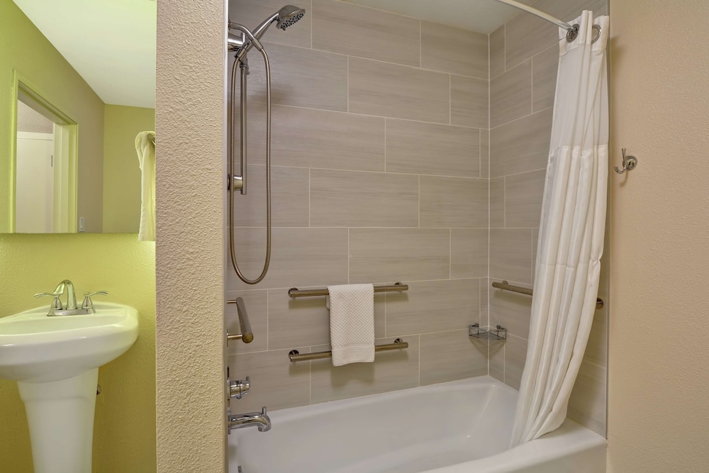 Doubletree by Hilton Hattiesburg MS - photo 23