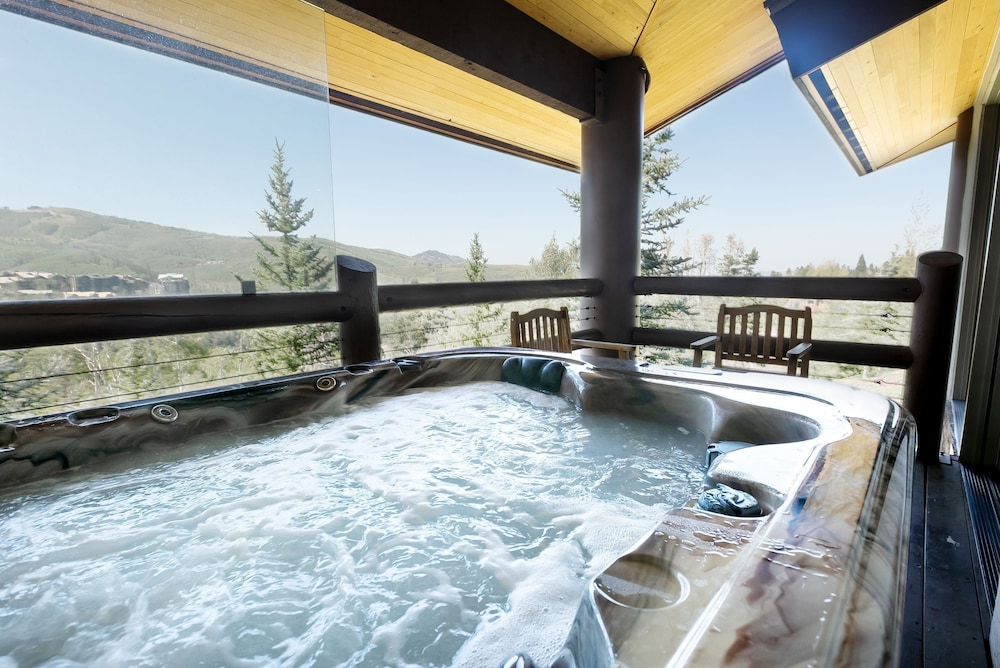 Premium Luxury Two Bedroom Suite with Mountain Views 2 Apartment Hotel by RedAwning - photo 12