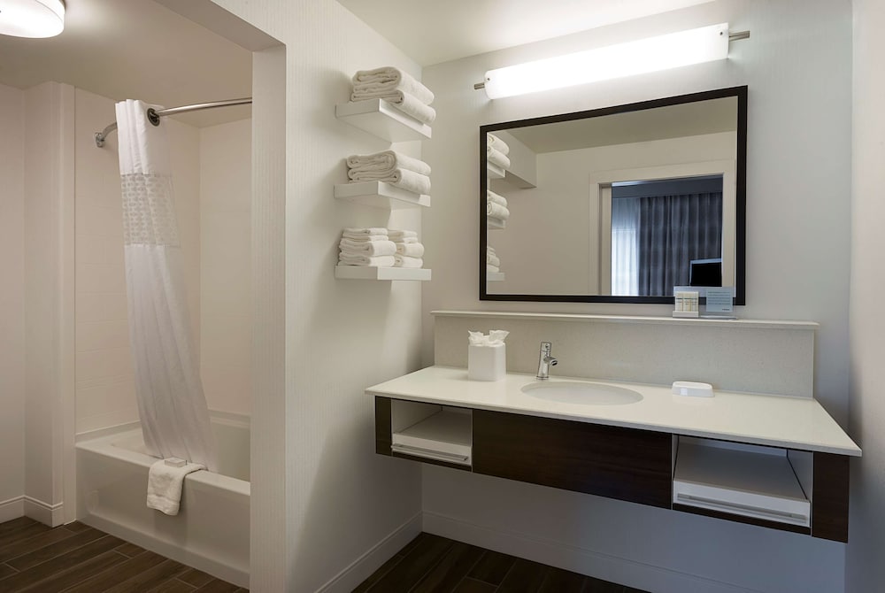 Hampton Inn & Suites Charlotte Pineville - photo 27
