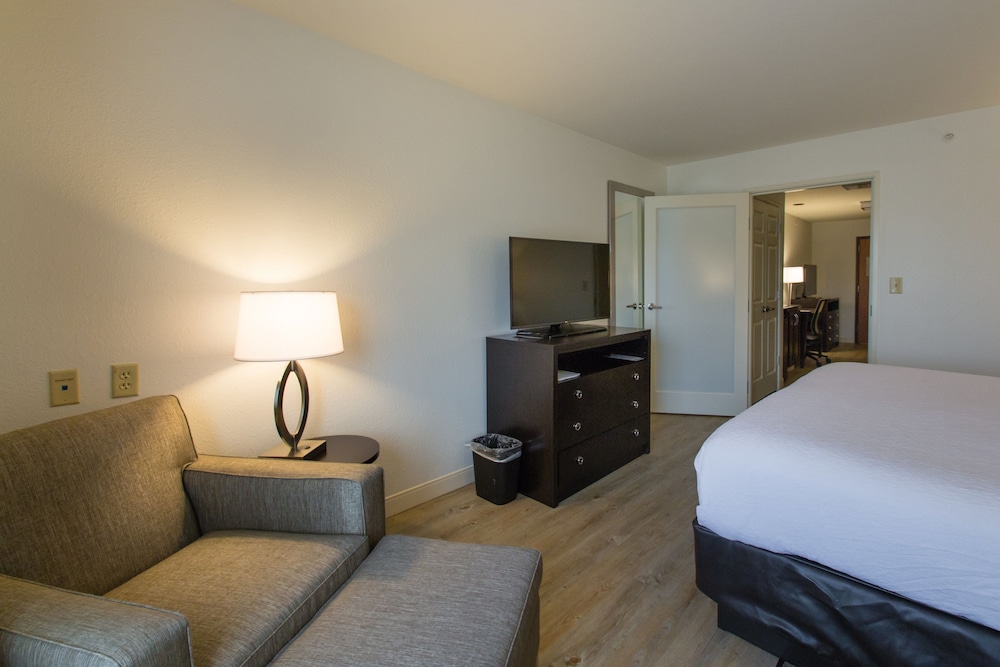 Holiday Inn Bloomington Airport by IHG - photo 5