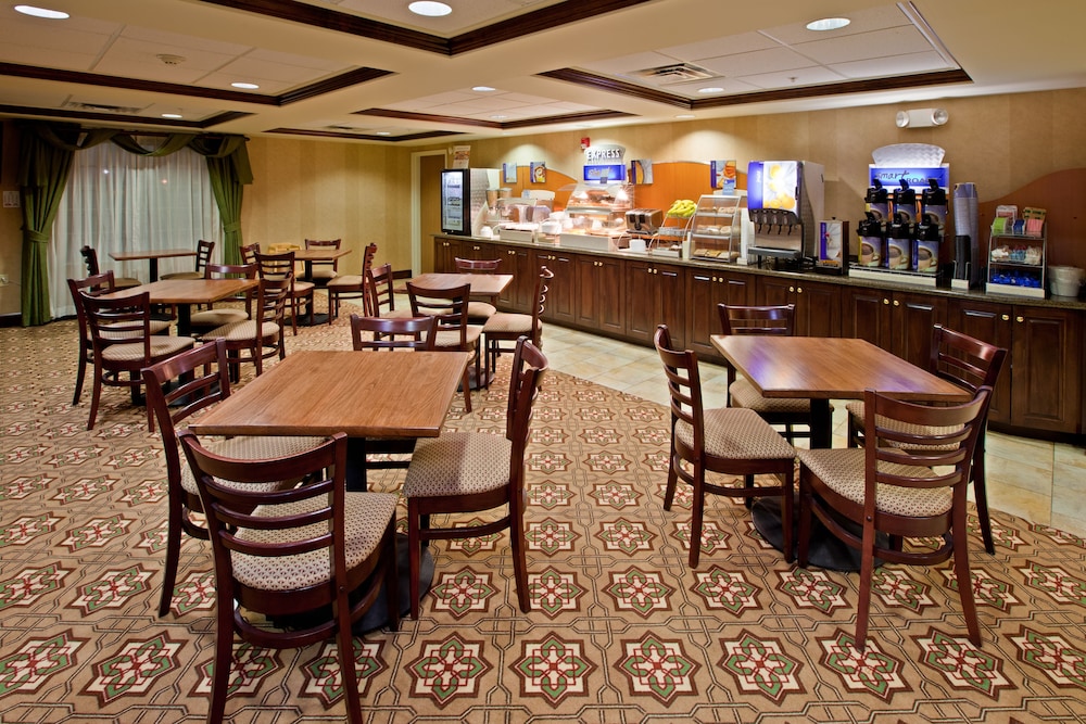 Holiday Inn Express Lebanon by IHG - photo 27