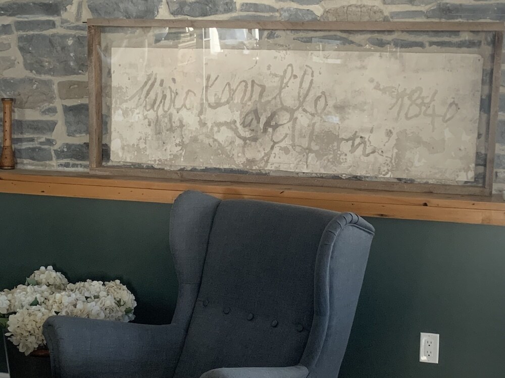 1840 Guest House — Smiths Falls — photo 2