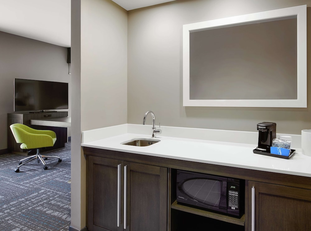 Hampton Inn & Suites Chicago Waukegan - photo 16
