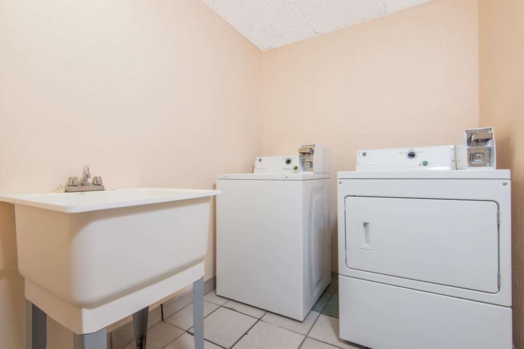 Days Inn by Wyndham Great Bend - photo 14
