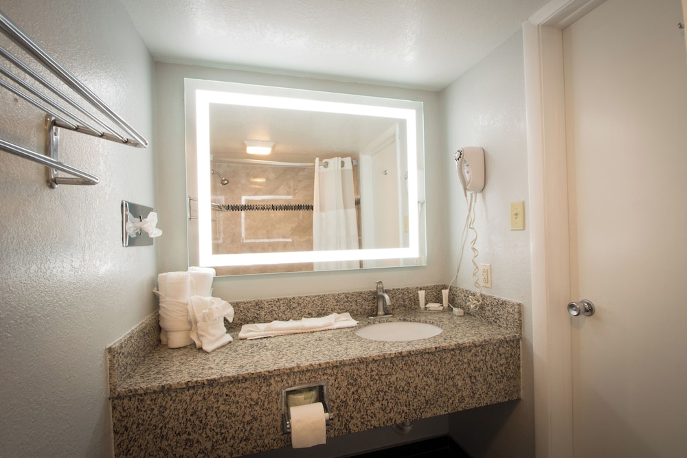Envi Boutique Hotel Henderson Evansville South - photo 88
