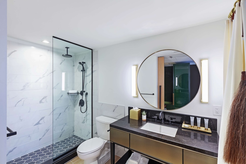 C. Baldwin Curio Collection by Hilton - photo 37