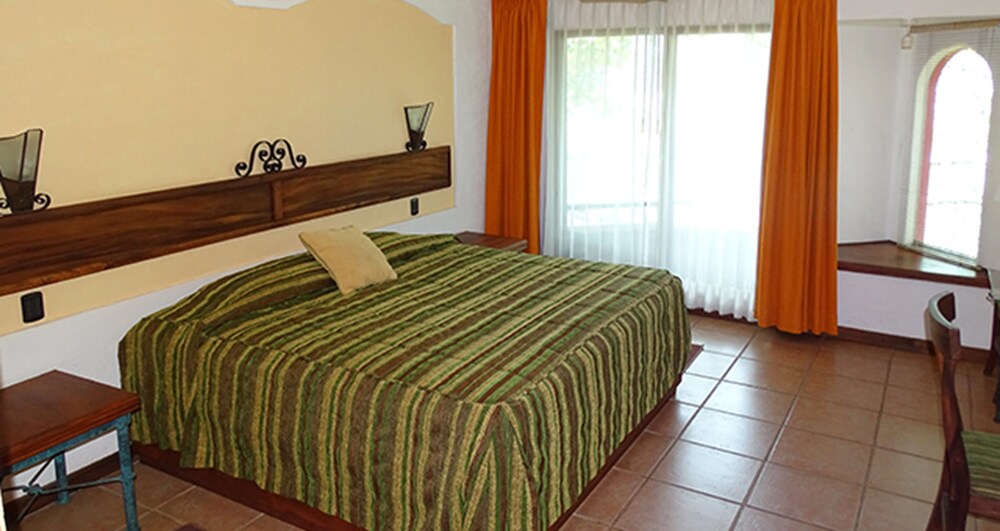 Turinjandi Resort — Zirahuen — photo 4