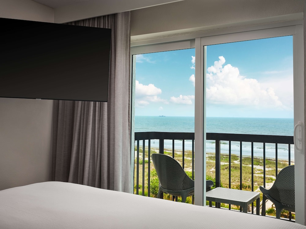 Hilton Garden Inn Cocoa Beach Oceanfront - photo 18