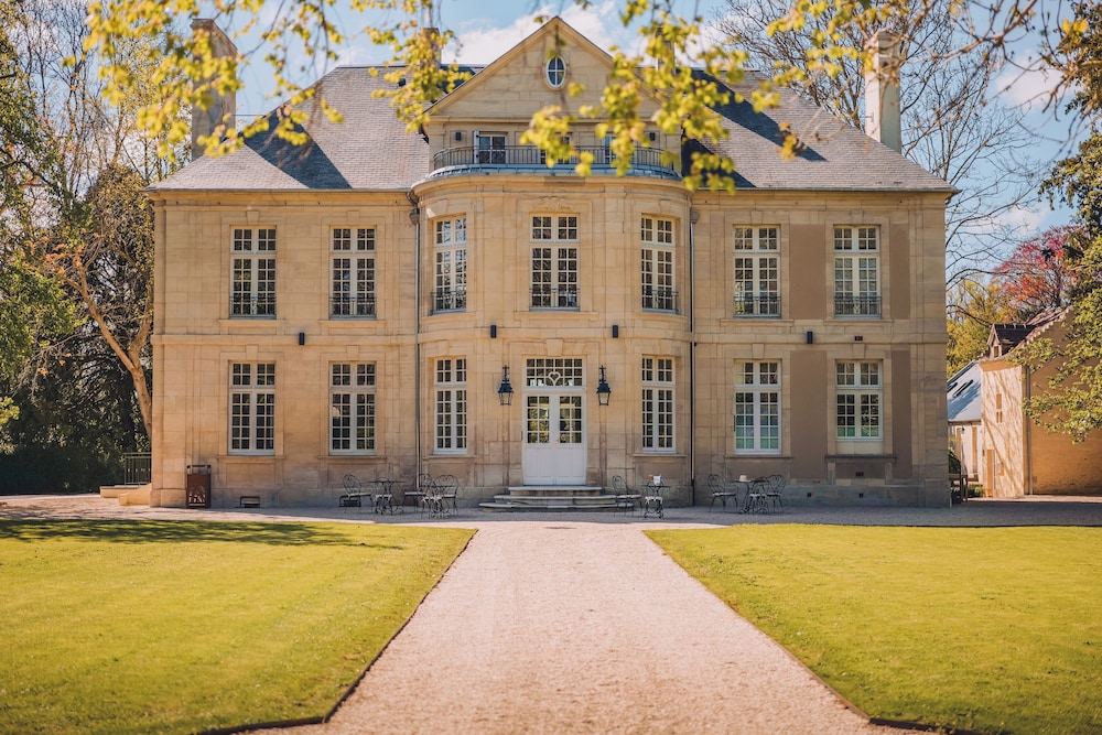 Château Hôtel Domaine de Coeurmandie — 4-Star Luxury Hotel in Creully, France