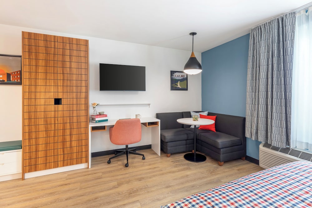 Uptown Suites Extended Stay Miami FL Homestead - photo 10