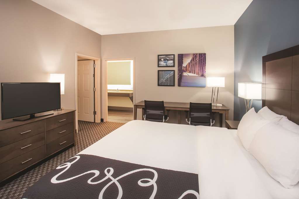 La Quinta Inn & Suites by Wyndham Chicago Downtown - photo 60