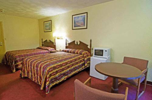 Rumford Motor Inn - photo 10
