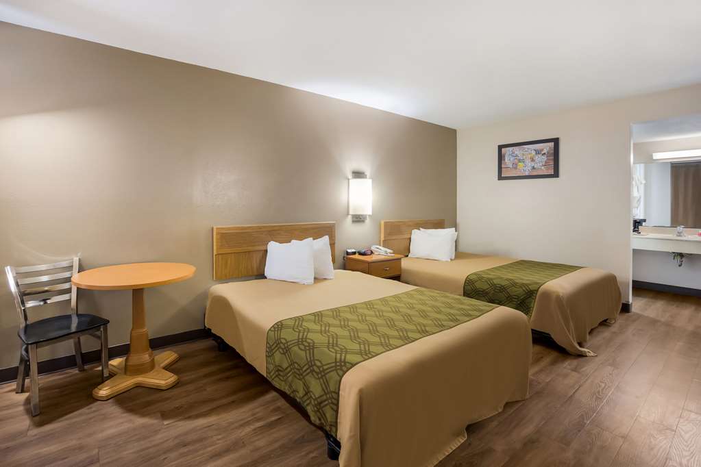 Econo Lodge Live Oak - photo 6
