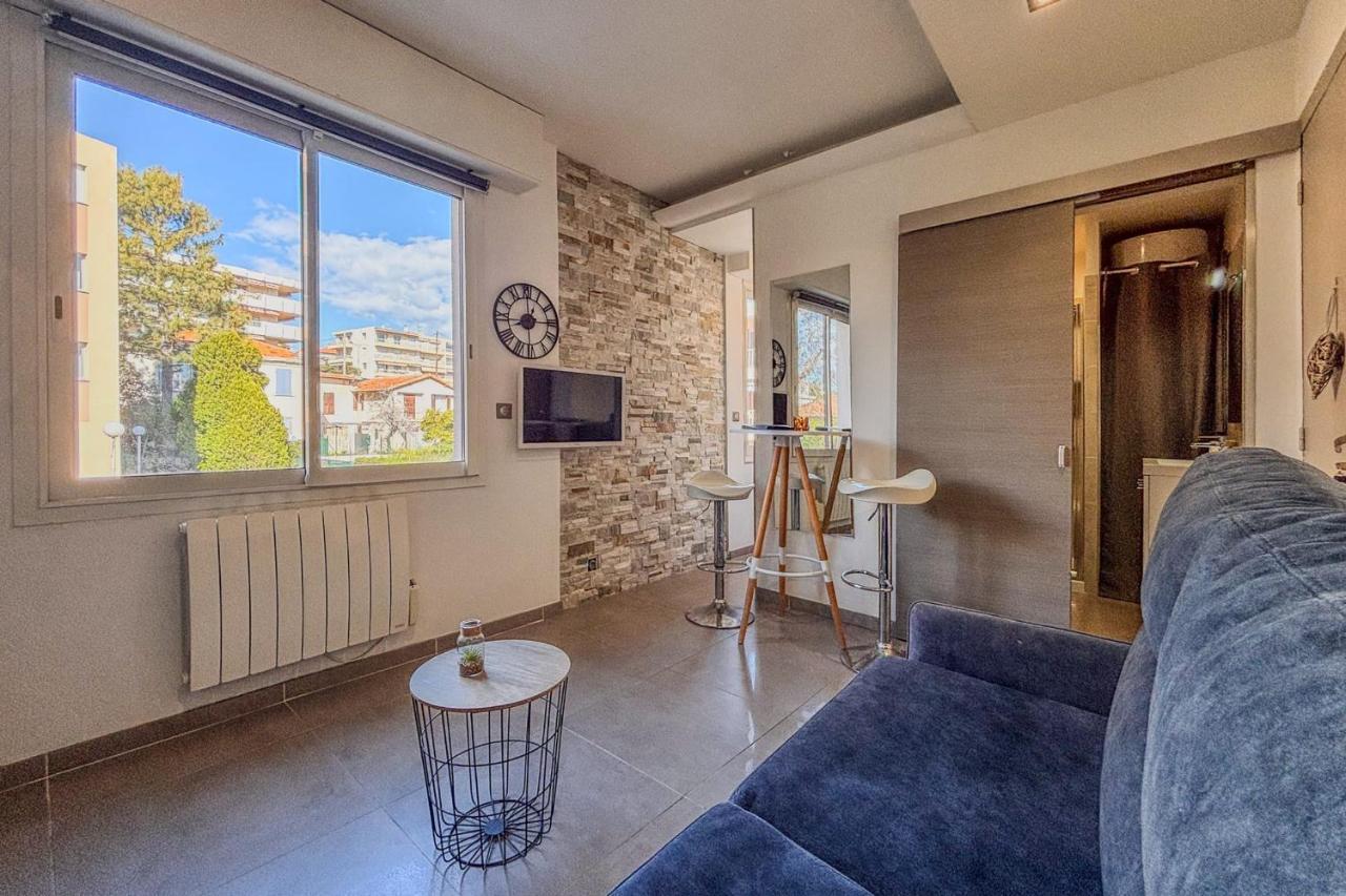 Contemporary 2p Studio Just Steps From the Beach